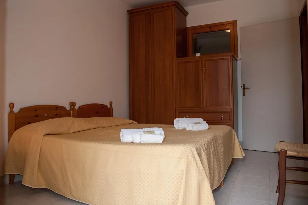 Domus Bernardiniana Hotel Massa Marittima 2*,